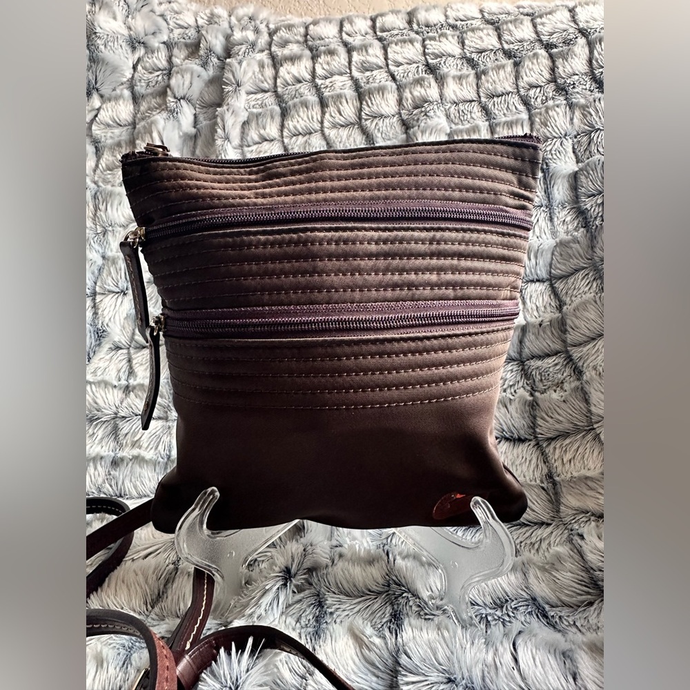 Dooney & Bourke Dixon Crossbody Nylon Purse EUC